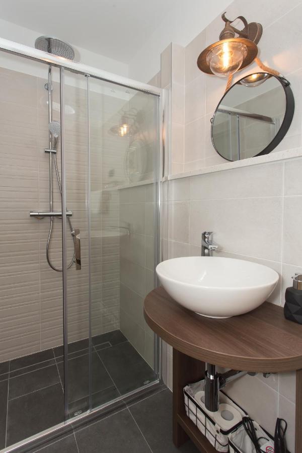 Amaizing Apartment Near Airport Kaštel Štafilić Eksteriør billede