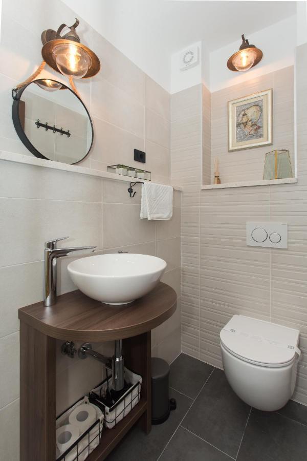 Amaizing Apartment Near Airport Kaštel Štafilić Eksteriør billede