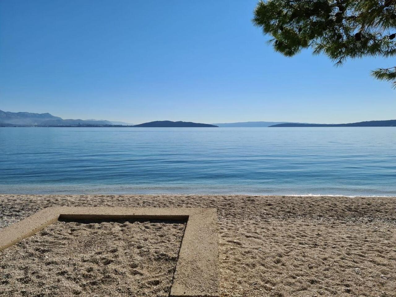 Amaizing Apartment Near Airport Kaštel Štafilić Eksteriør billede